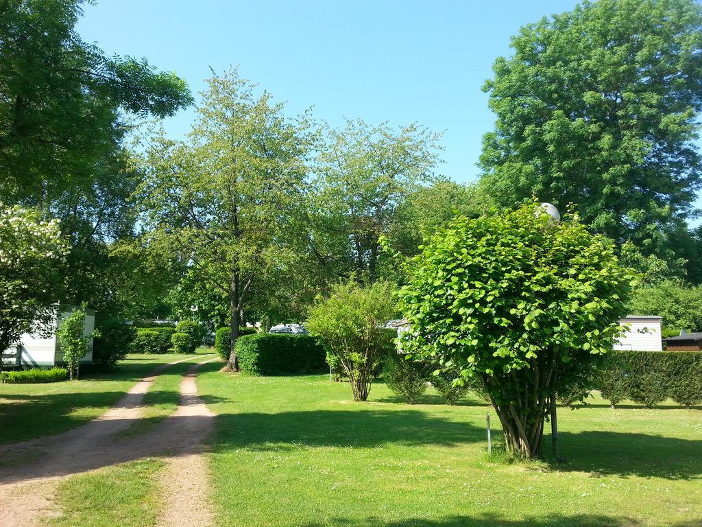 Отель Camping Le Picardy Pinchefalise Экстерьер фото